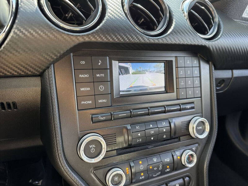 2016 Ford Mustang V6