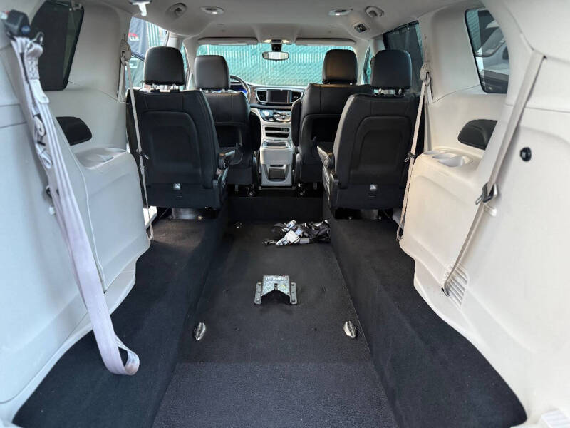 2018 Chrysler Pacifica Touring L