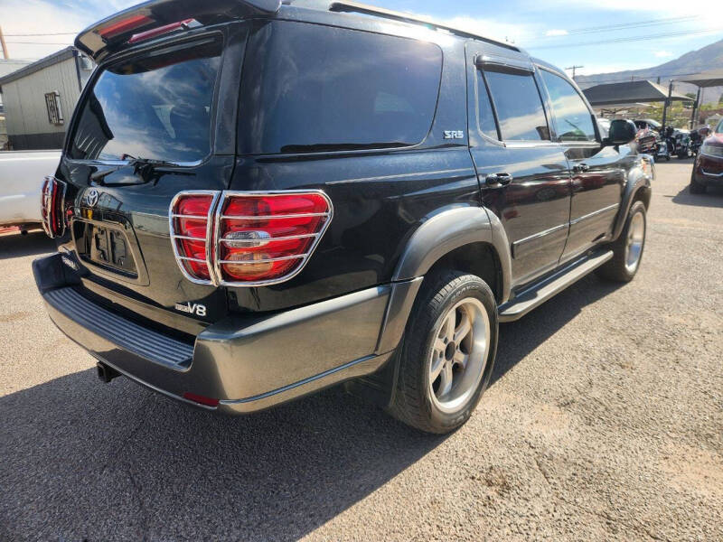 2004 Toyota Sequoia SR5