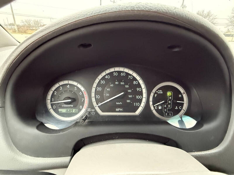 2004 Toyota Sienna CE 8 Passenger