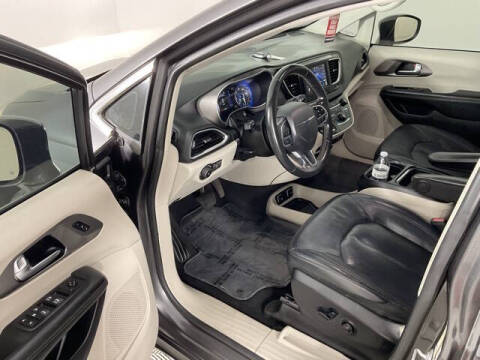 2020 Chrysler Pacifica Touring L