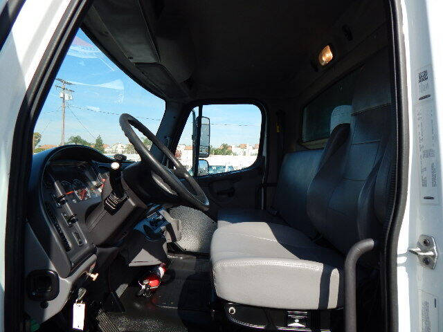 2016 Freightliner M2 106