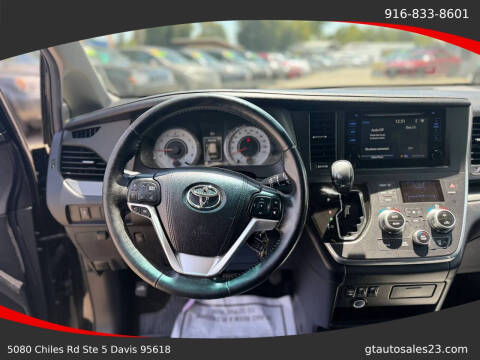 2015 Toyota Sienna
