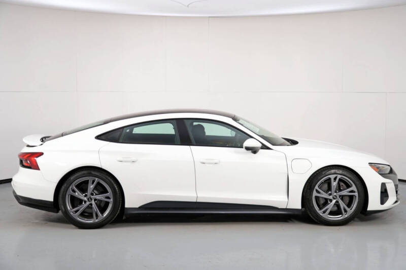 2022 Audi e-tron GT quattro Premium Plus