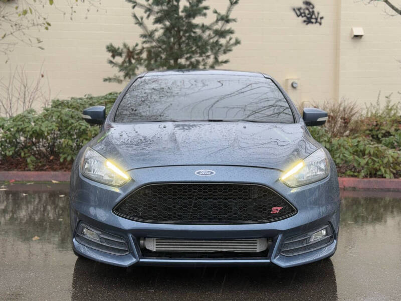 Used 2018 Ford Focus ST with VIN 1FADP3L97JL283043 for sale in Everett, WA