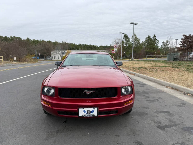 2005 Ford Mustang V6 Deluxe