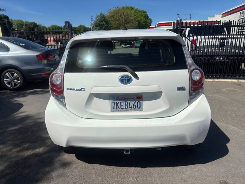2014 Toyota Prius c One