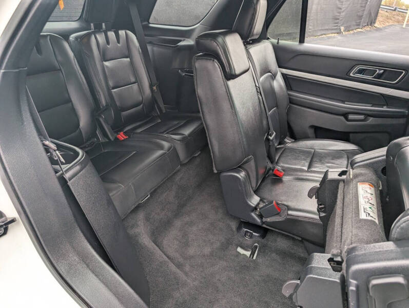 2017 Ford Explorer XLT - Photo 27