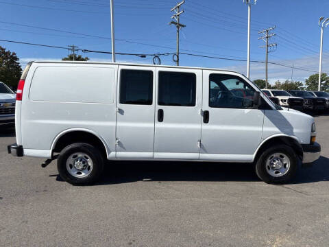 2023 Chevrolet Express 2500