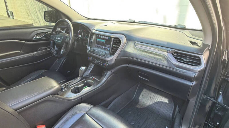 2017 GMC Acadia SLT-1