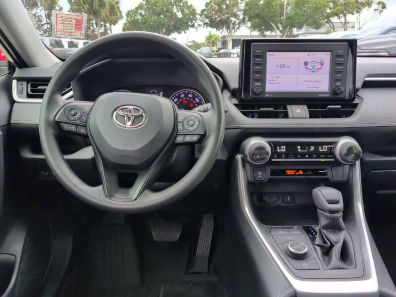 2022 Toyota RAV4 Hybrid XLE