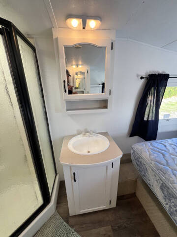2005 Cougar  High Country 285