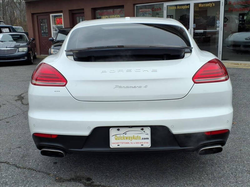 2015 Porsche Panamera 4