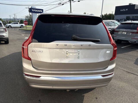 2024 Volvo XC90 Recharge T8 Ultimate Bright Theme 7P