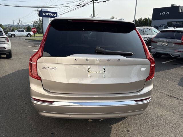 2024 Volvo XC90 Recharge T8 Ultimate Bright Theme 7P