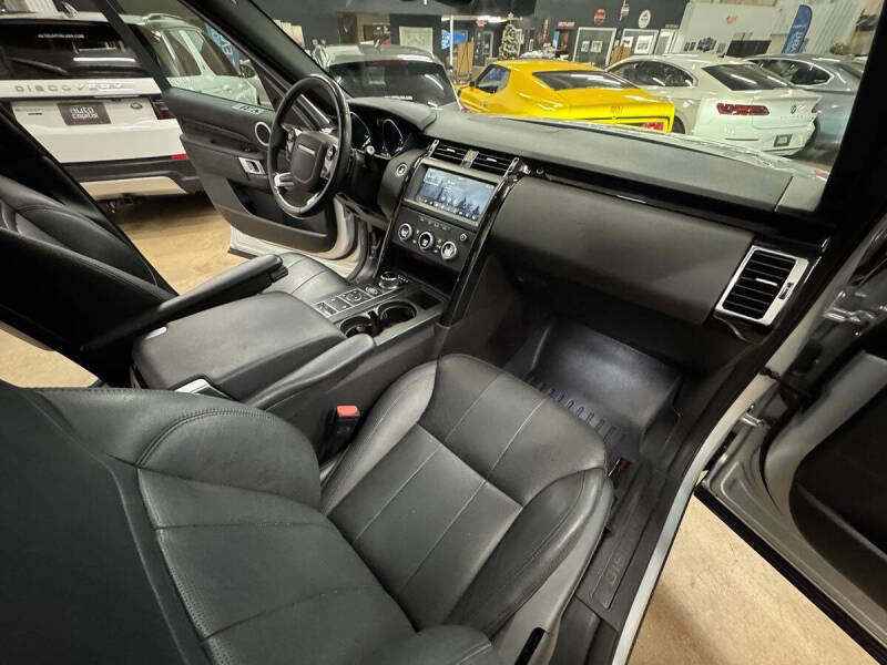 2020 Land Rover Discovery SE