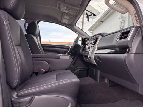 2017 Nissan Titan SV