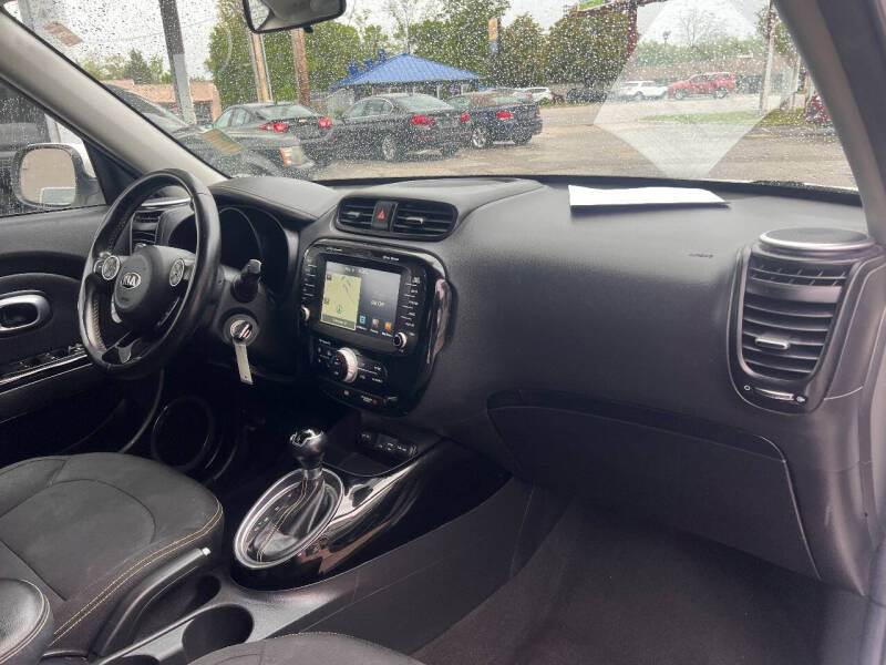 2015 Kia Soul +