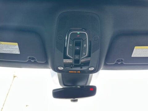 2022 Audi e-tron quattro Premium Plus