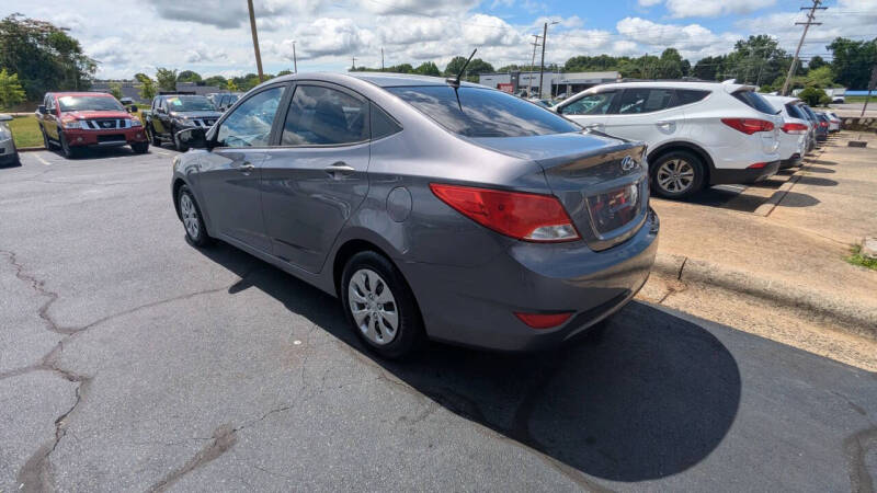 2016 Hyundai Accent SE