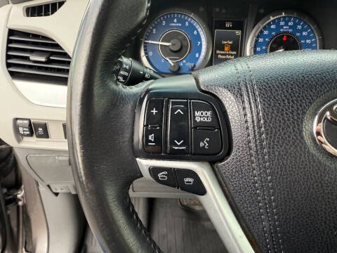 2016 Toyota Sienna XLE 8-Passenger