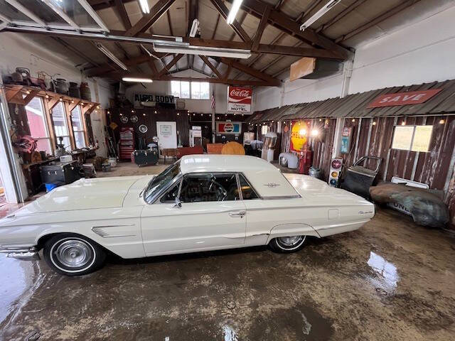 1965 Ford Thunderbird