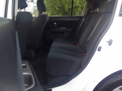 2010 Nissan Versa 1.8 S