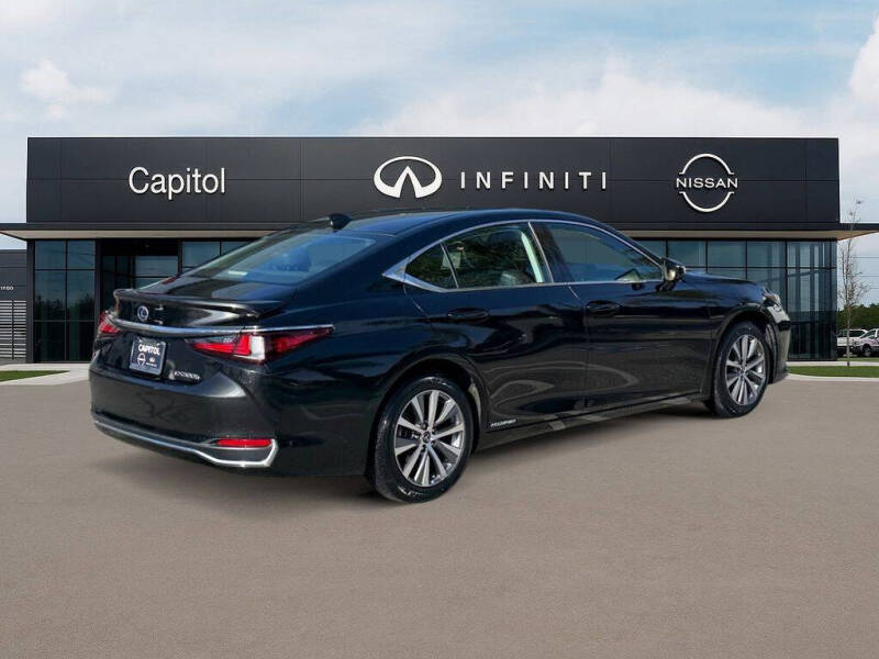2021 Lexus ES 300h
