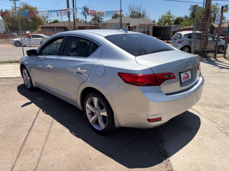 2013 Acura ILX 2.0L w/Premium