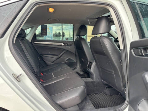 2016 Volkswagen Passat 1.8T SE