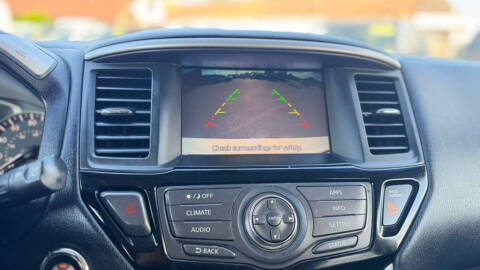 2017 Nissan Pathfinder S