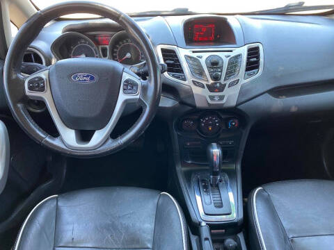 2011 Ford Fiesta SES