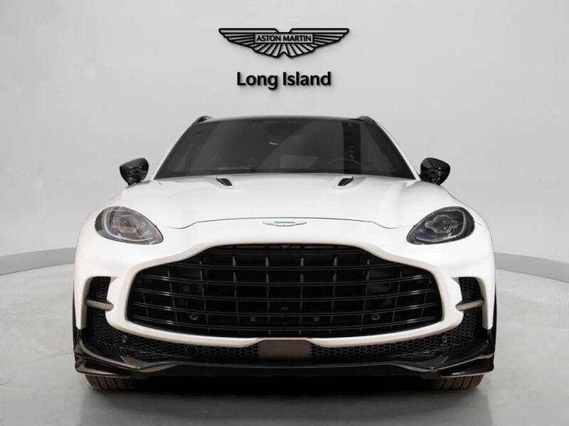 2025 Aston Martin DBX 707