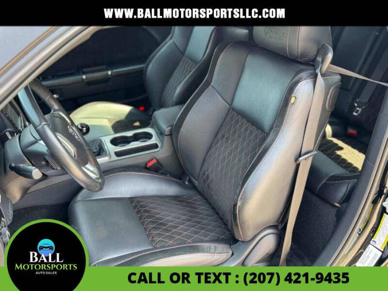 2011 Dodge Challenger SRT8 392