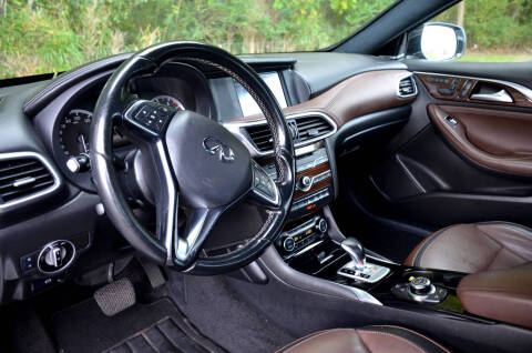 2017 Infiniti QX30 Premium