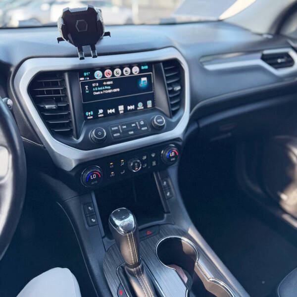 2019 GMC Acadia SLT-1