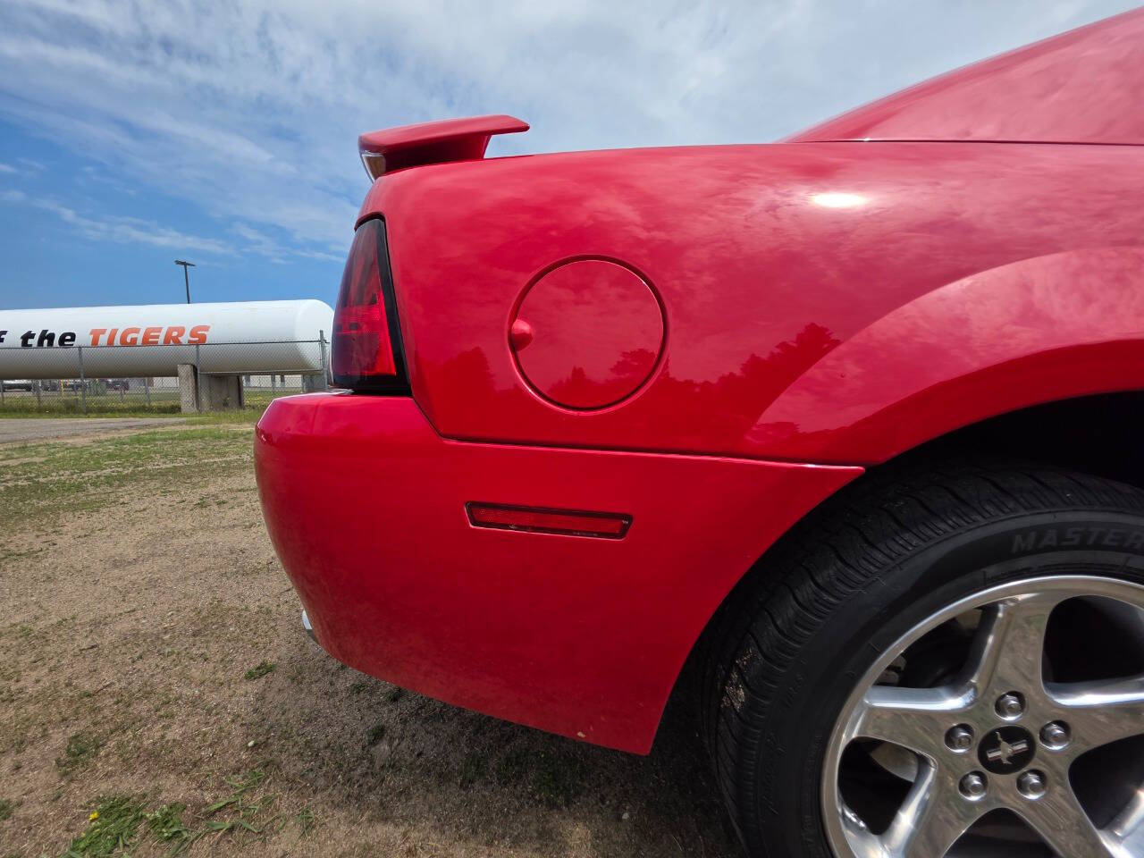 2004 Ford Mustang 71