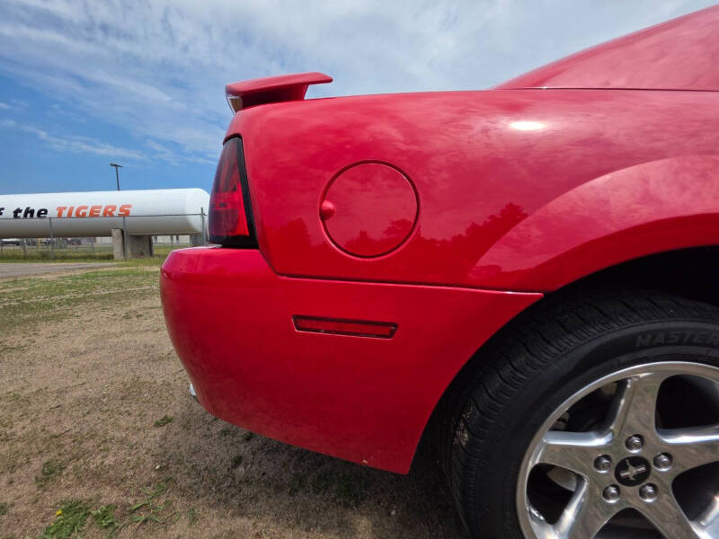 2004 Ford Mustang GT Deluxe