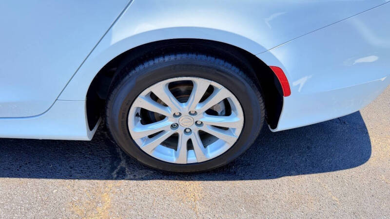 2017 Chrysler 200 Limited Platinum