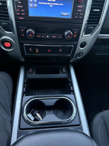 2018 Nissan Titan SV