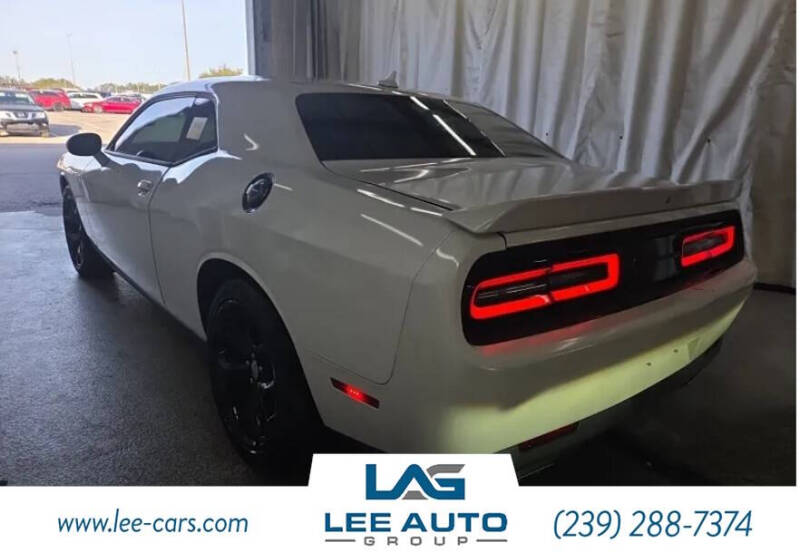 2015 Dodge Challenger SXT Plus