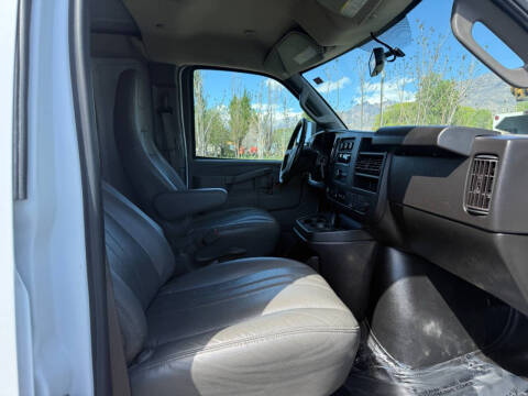 2023 GMC Savana 2500