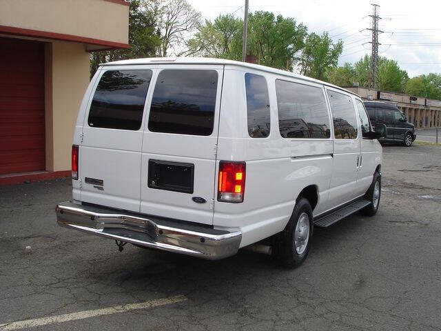 2009 Ford E-Series E-350 SD XLT