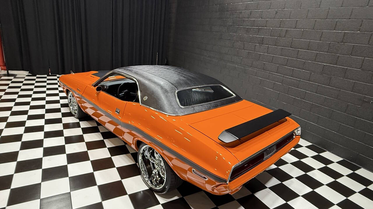 1970 Dodge Challenger 19