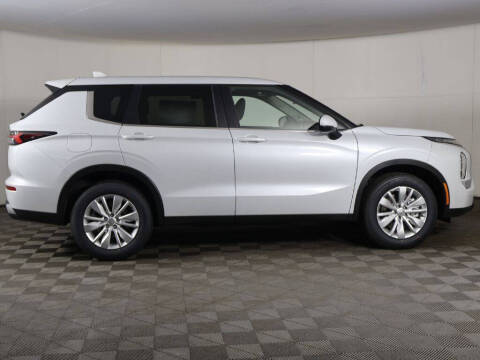 2026 Mitsubishi Outlander ES