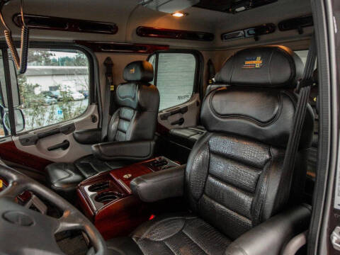 2018 Freightliner M2 106