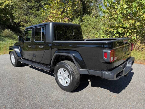 2022 Jeep Gladiator Sport S