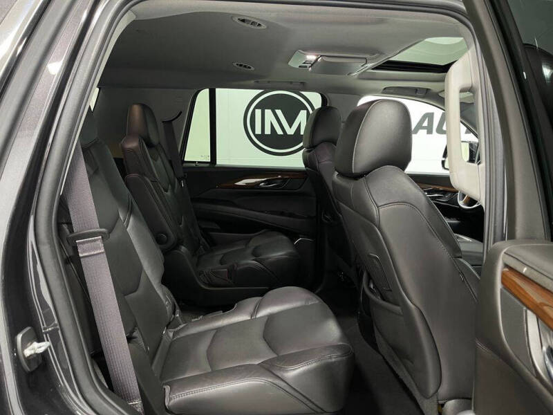 2016 Cadillac Escalade Luxury Collection