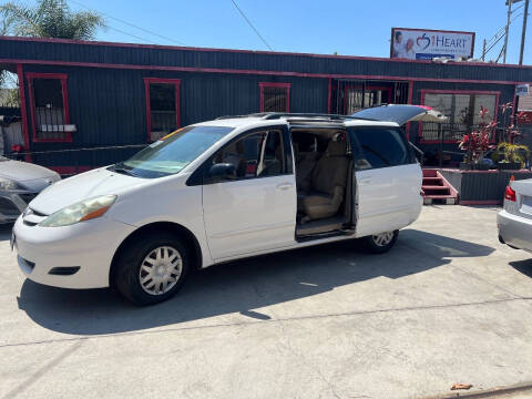2006 Toyota Sienna CE 8 Passenger