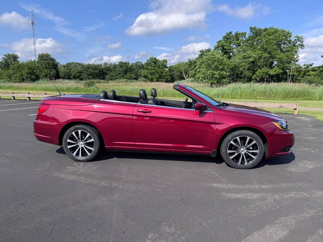 2014 Chrysler 200 31